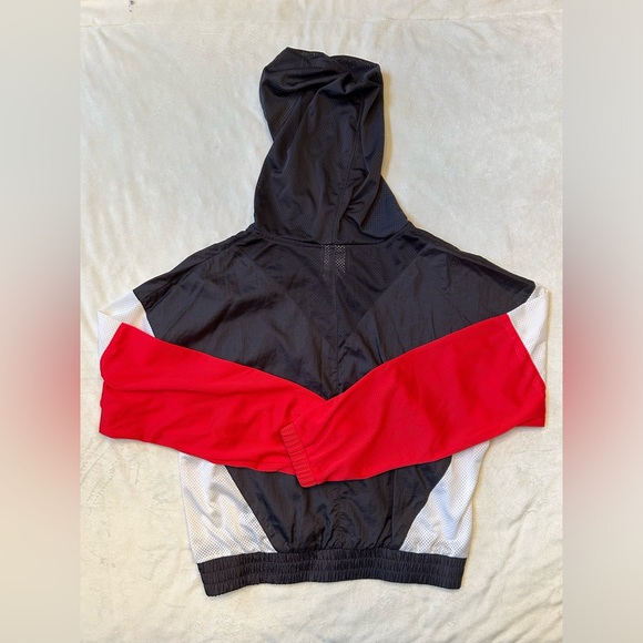 Champion Women’s mesh hooded windbreaker - Picture 6 of 6